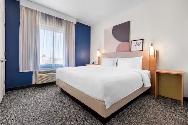 Spark by Hilton Lake George Outlets — Guest room