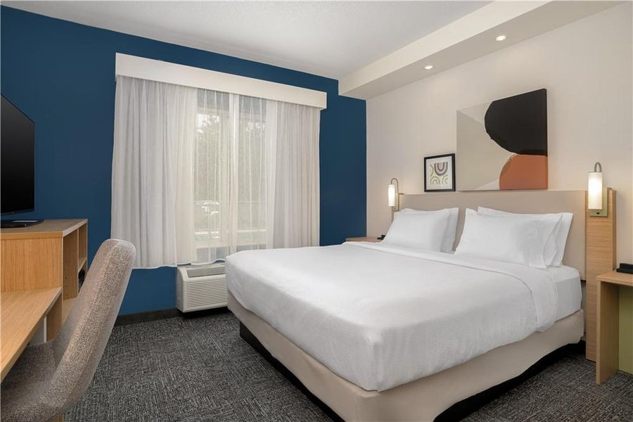 Spark By Hilton Lancaster — Guest room