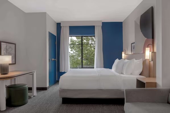 Spark By Hilton Montgomery Eastchase — Guest room