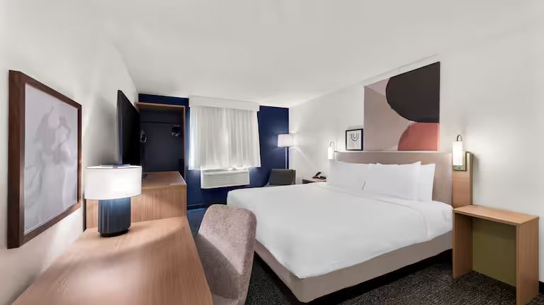 Spark By Hilton Norfolk — Guest room