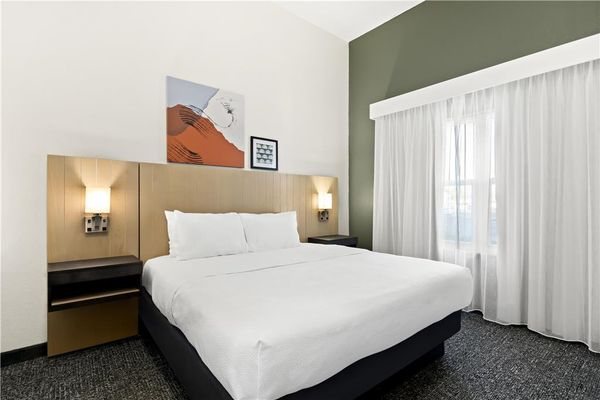 Spark By Hilton Panama City Beach — Guest room