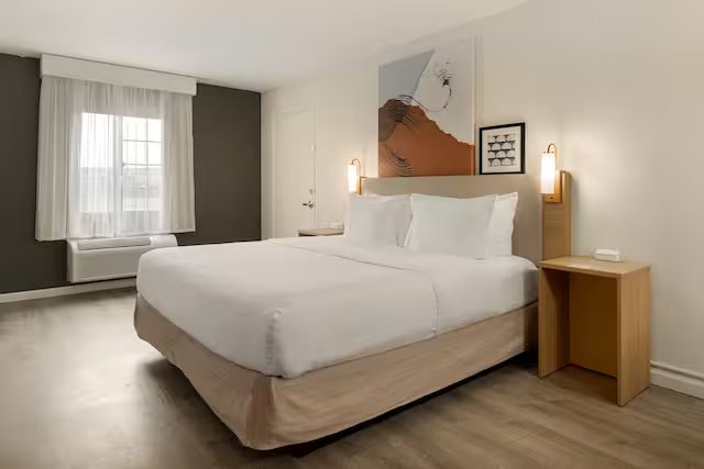 Spark by Hilton Rock Springs — Guest room
