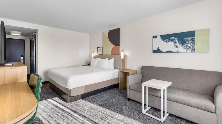 Spark by Hilton Salt Lake City Central — Guest room