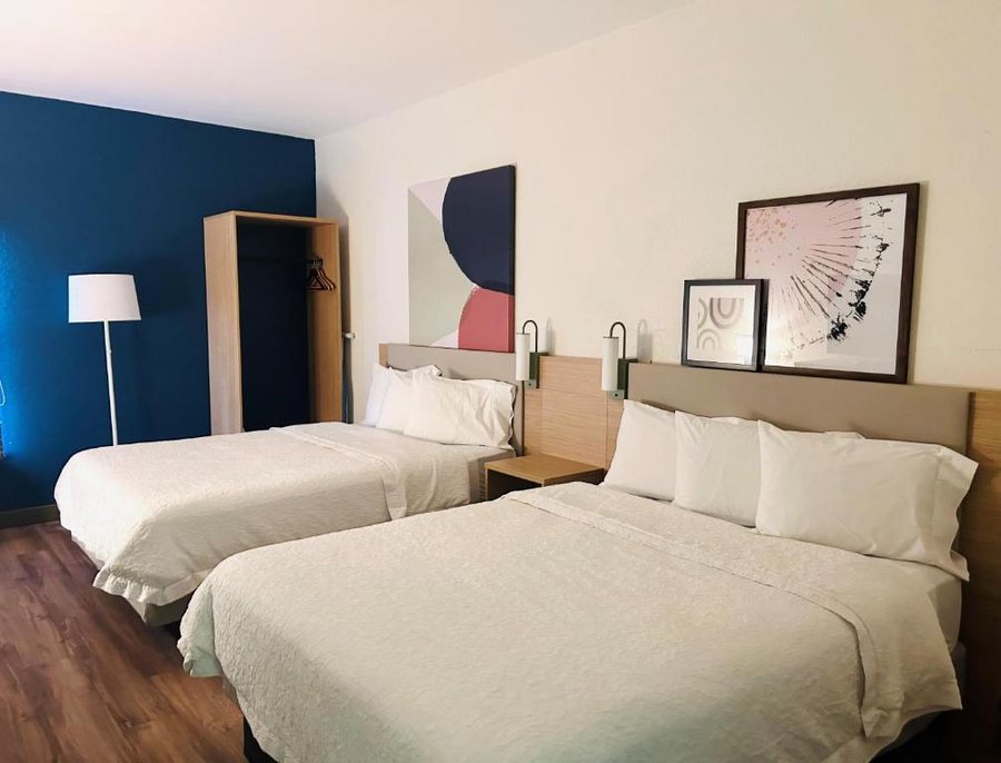 Spark By Hilton Tampa Brandon — Guest room