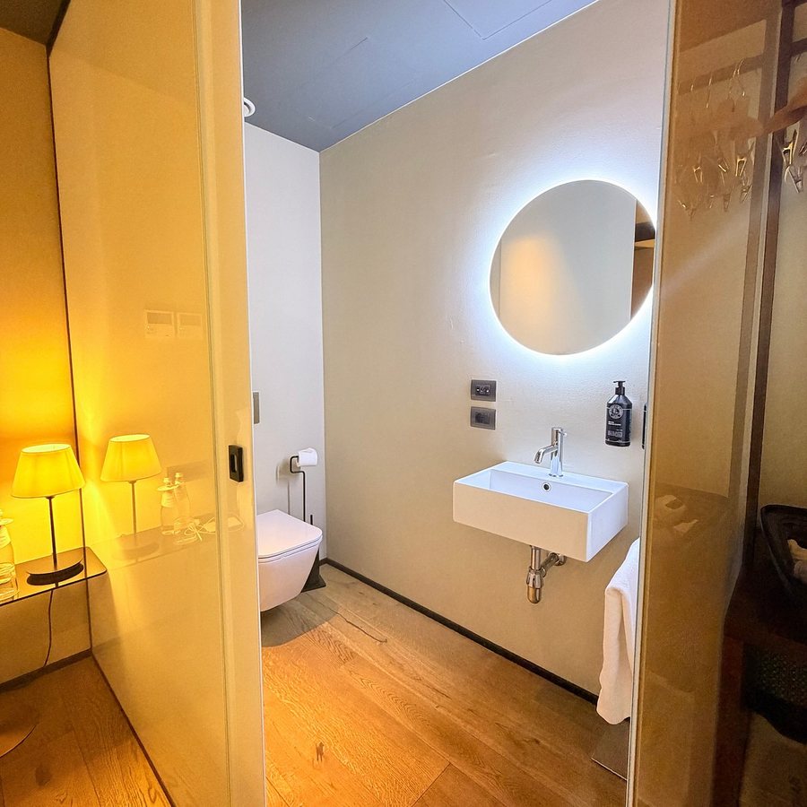 Speronari Suites — Bathroom
