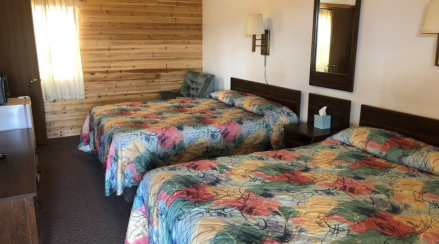 Sportsman Motel Cabins and RV Park — Guest room