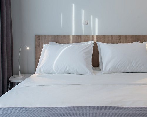 Spot Apart Residencies — Guest room