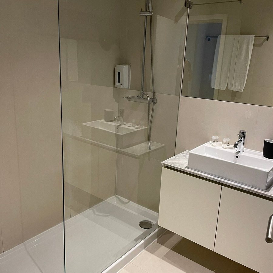 Spot Family Apartments — Bathroom