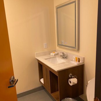 Spot X Hotel Orlando intl Dr By The Red Collection Orlando Florida — Bathroom