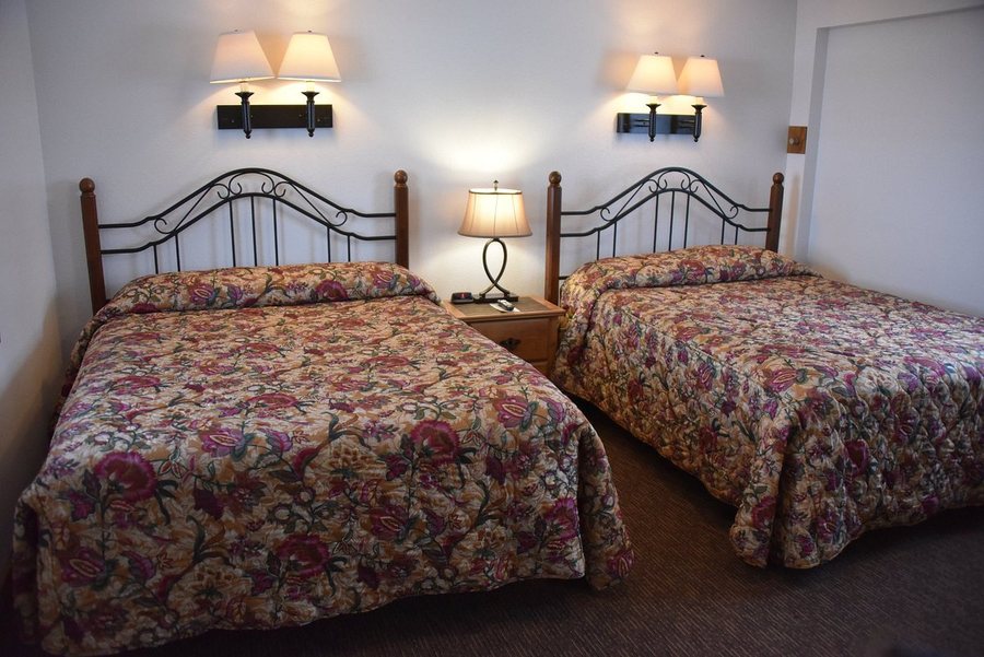 Spring Green Motel — Guest room