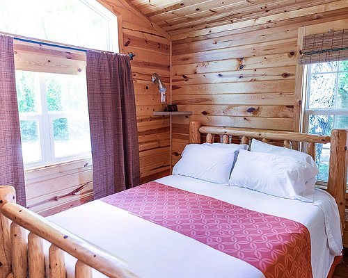 Springfield Route 66 KOA — Guest room