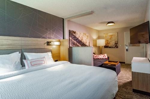 SpringHill Suites Anchorage Midtown — Guest room