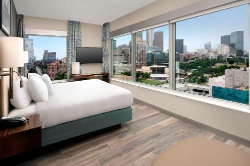 SpringHill Suites Atlanta Downtown Atlanta Georgia — Guest room