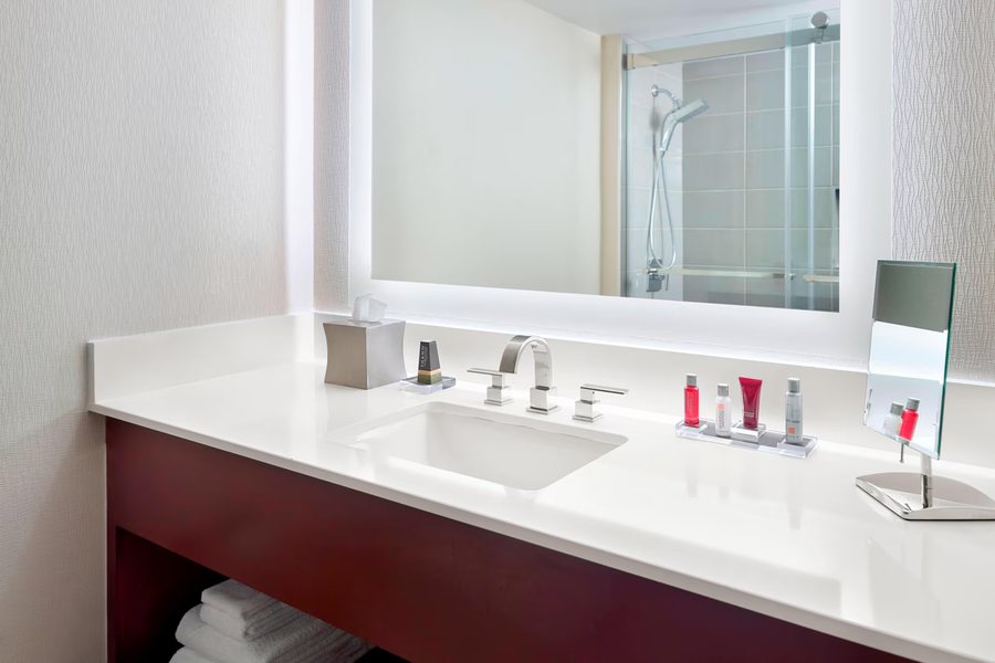 Springhill Suites Augusta — Bathroom
