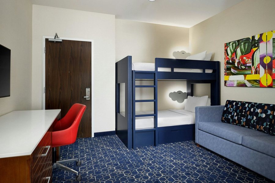 SpringHill Suites by Marriott Anaheim Resort — Guest room