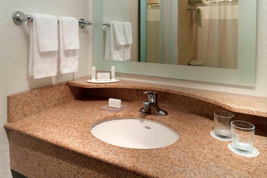 SpringHill Suites by Marriott Atlanta Buckhead — Bathroom