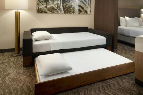 SpringHill Suites by Marriott Atlanta Six Flags — Guest room