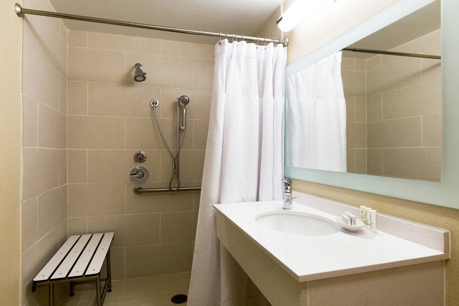 SpringHill Suites by Marriott Austin South — Bathroom
