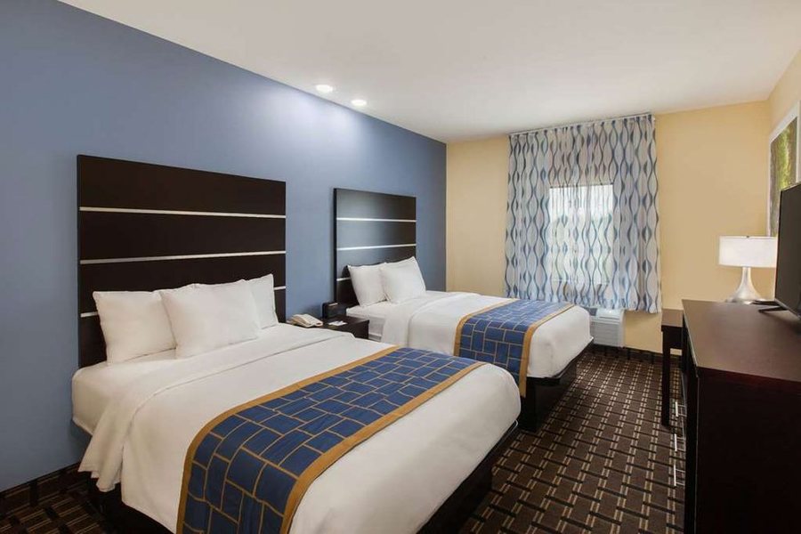 SpringHill Suites by Marriott Baton Rouge North Airport — Guest room