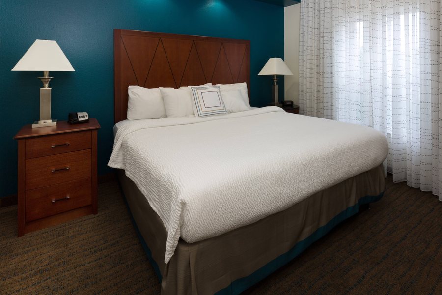 SpringHill Suites by Marriott Baton Rouge South — Guest room