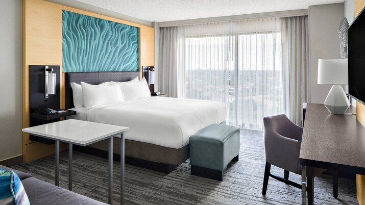 SpringHill Suites by Marriott Boca Raton — Guest room