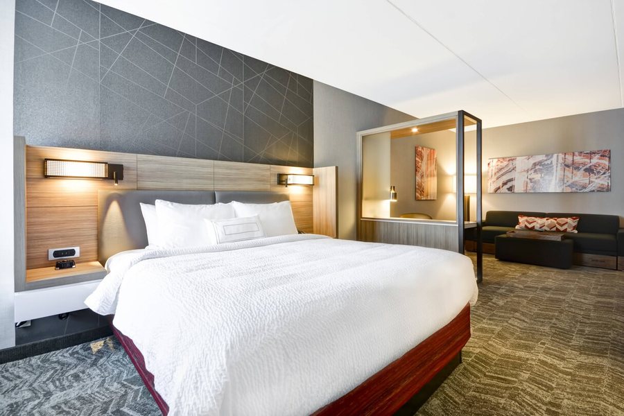 SpringHill Suites by Marriott Cincinnati Midtown — Guest room