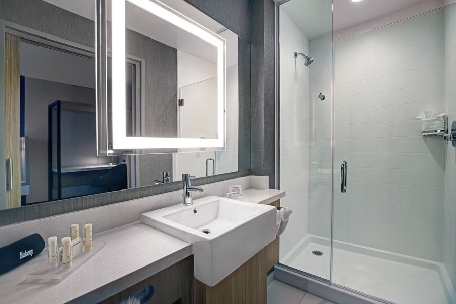 SpringHill Suites by Marriott Coeur d Alene — Bathroom