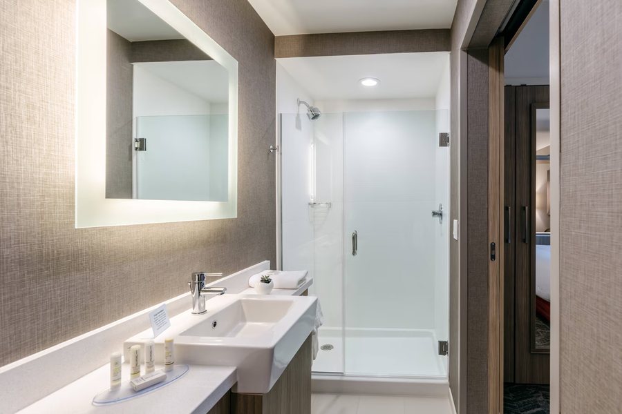 SpringHill Suites by Marriott Columbia — Bathroom