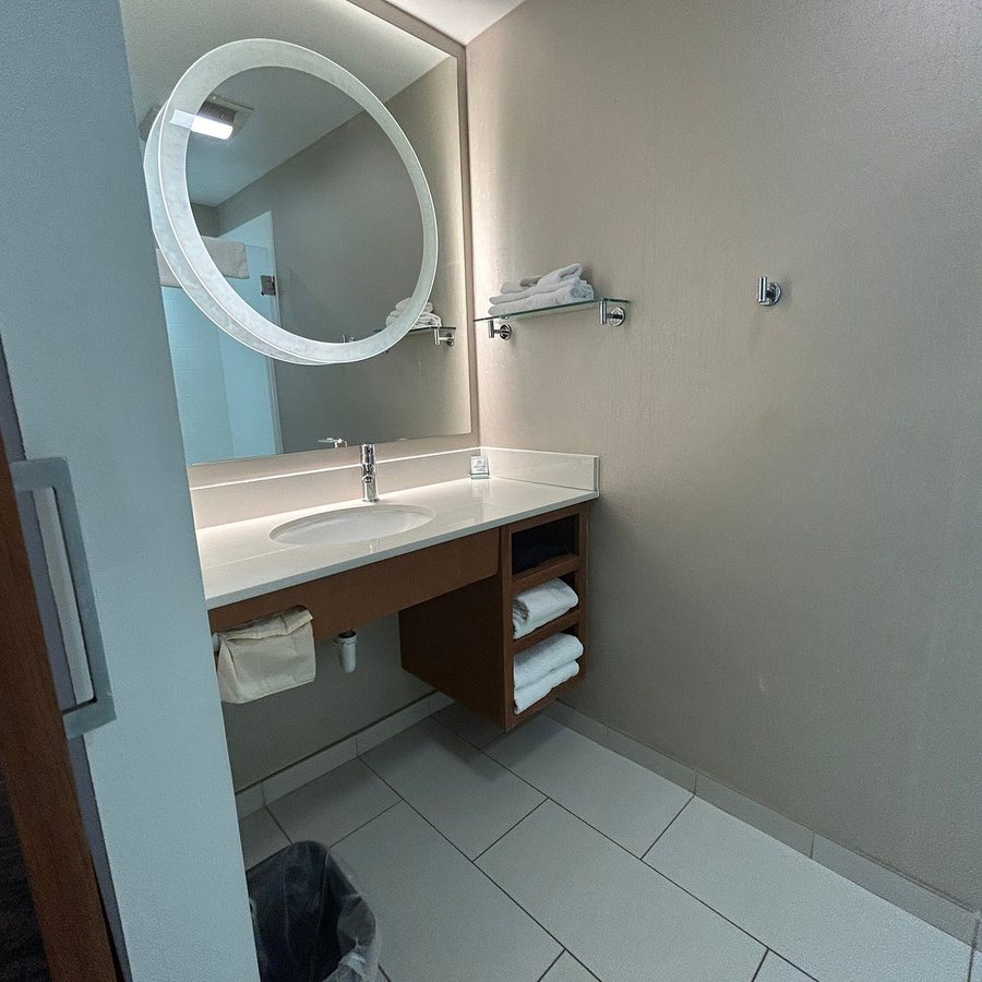Springhill Suites By Marriott Columbia Fort Meade Area — Bathroom