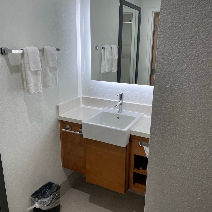 SpringHill Suites by Marriott Dallas Arlington North — Bathroom
