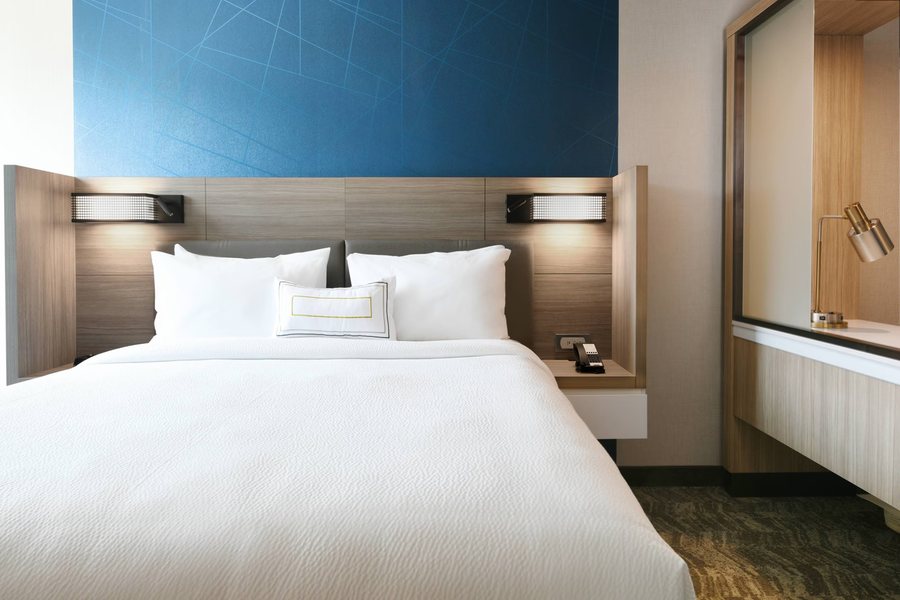 SpringHill Suites by Marriott Dallas DFW Airport South CentrePort — Guest room
