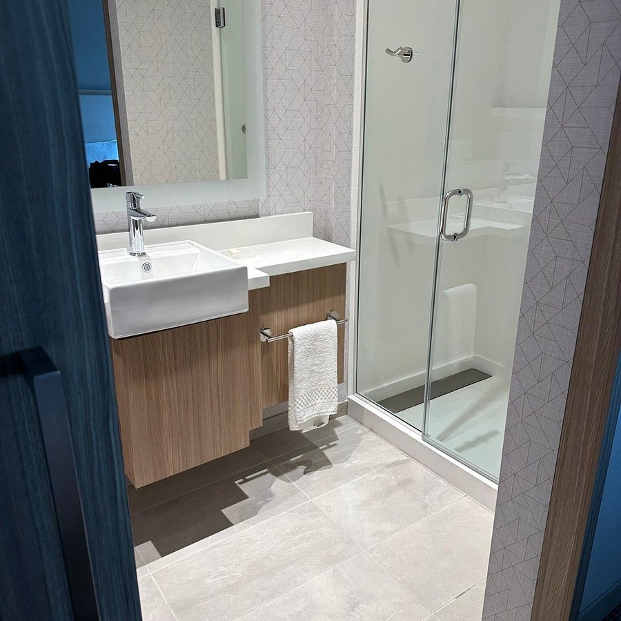 SpringHill Suites by Marriott Dayton South Miamisburg — Bathroom