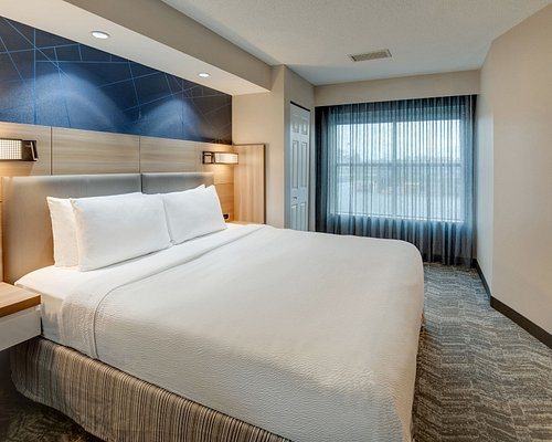SpringHill Suites by Marriott Dayton South Miamisburg — Guest room