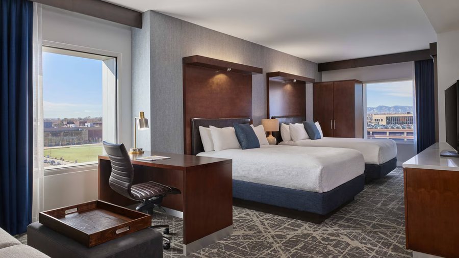 SpringHill Suites by Marriott Denver Downtown — Guest room