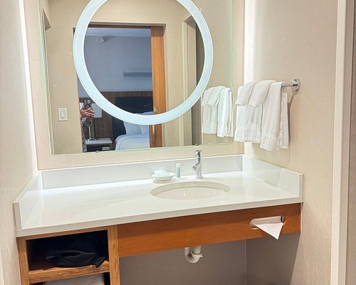 SpringHill Suites by Marriott Flagstaff — Bathroom