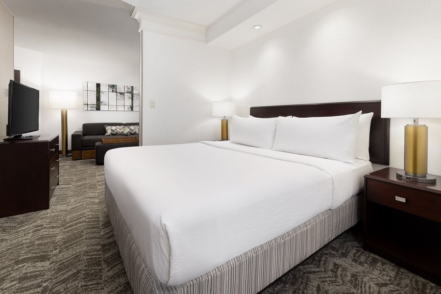 SpringHill Suites by Marriott Fresno — Guest room