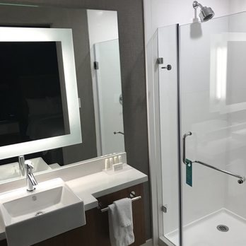 SpringHill Suites by Marriott Gainesville — Bathroom