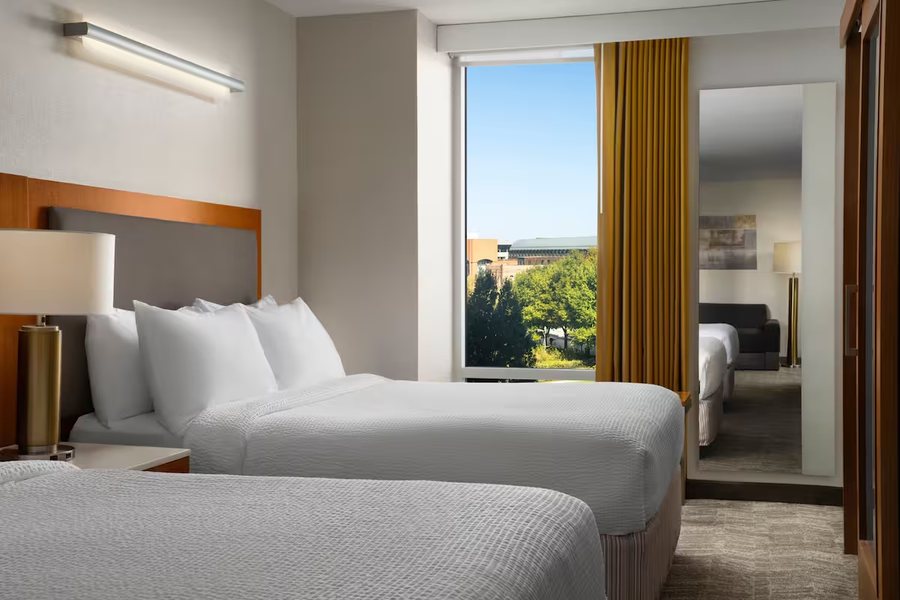 SpringHill Suites by Marriott Indianapolis Downtown — Guest room