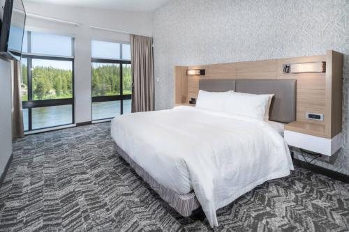 SpringHill Suites by Marriott Island Park Yellowstone — Guest room