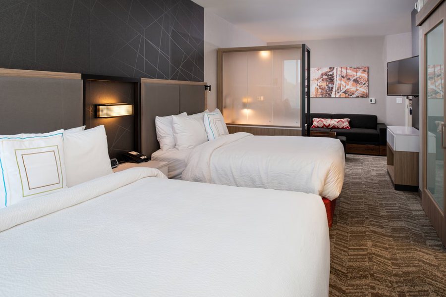 SpringHill Suites by Marriott Kansas City Airport — Guest room