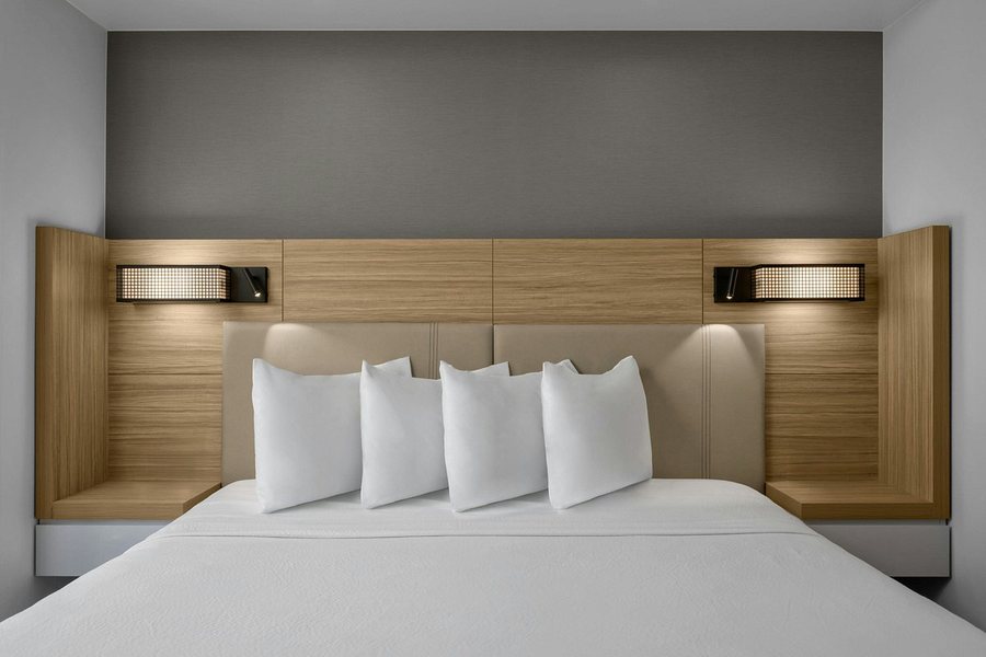 SpringHill Suites by Marriott Lehi at Thanksgiving Point — Guest room