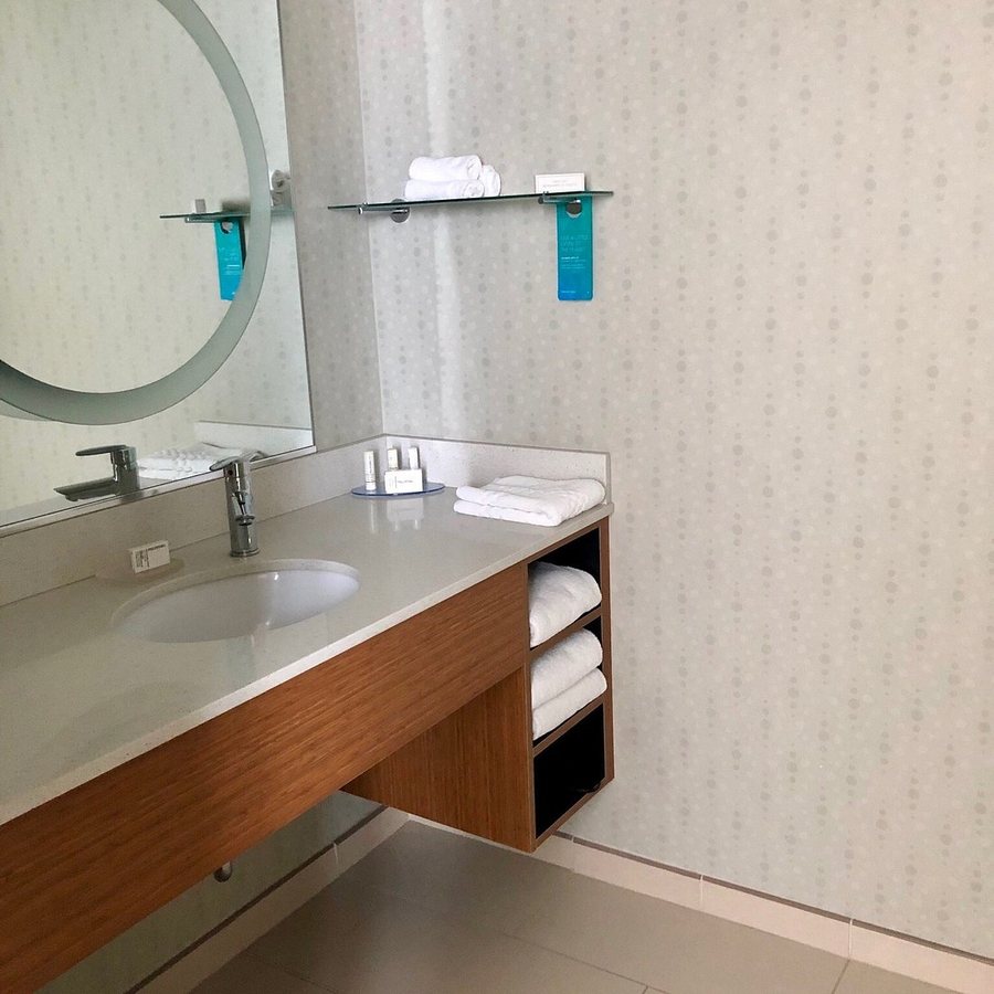 SpringHill Suites by Marriott Midland Odessa — Bathroom