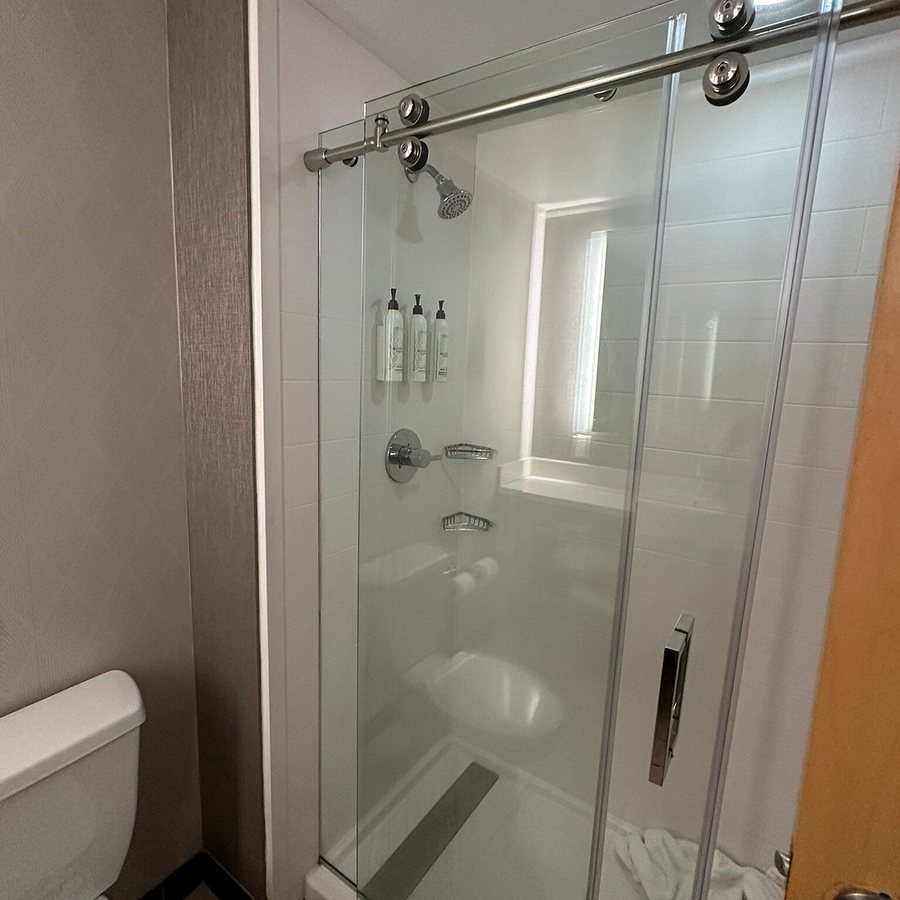 SpringHill Suites by Marriott Minneapolis St Paul Airport Eagan — Bathroom