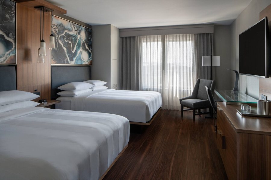 SpringHill Suites by Marriott New Orleans Warehouse Arts District — Guest room