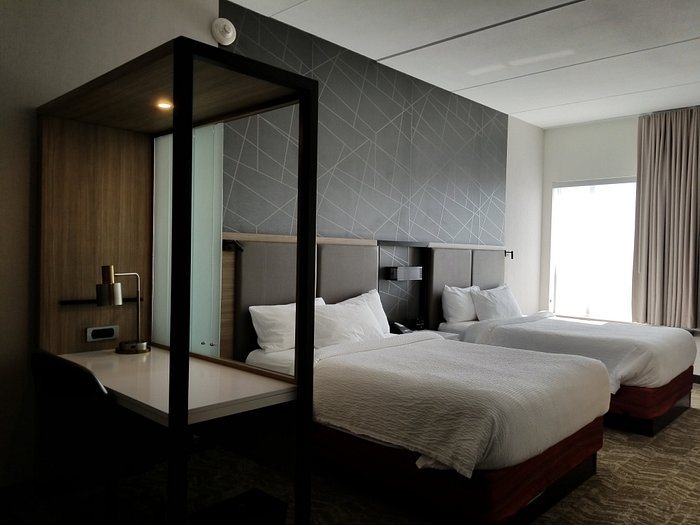 Springhill Suites by Marriott Newark Downtown — Guest room