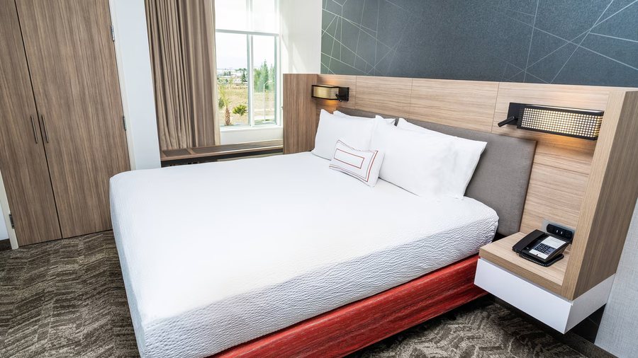 Springhill Suites by Marriott Newark Fremont — Guest room