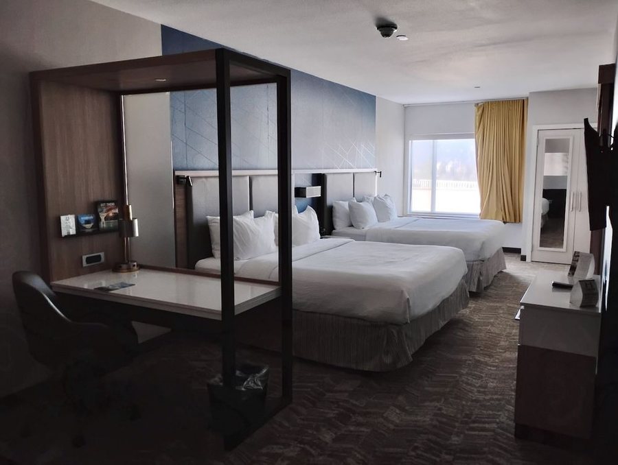 SpringHill Suites by Marriott Oakland Airport — Guest room