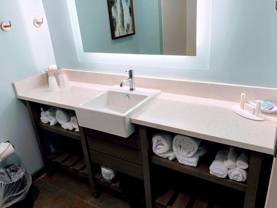 SpringHill Suites by Marriott Pensacola — Bathroom