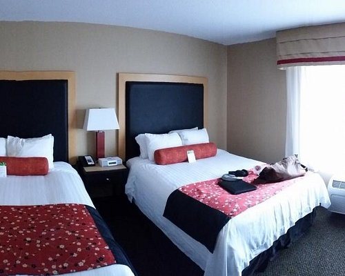 SpringHill Suites by Marriott Pueblo Downtown — Guest room