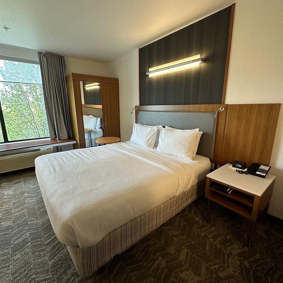 SpringHill Suites by Marriott Rexburg — Guest room